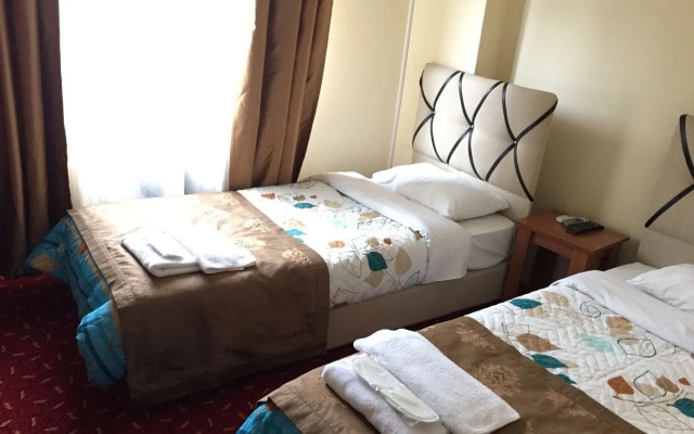 Istanbul Paris Hotel & Hostel