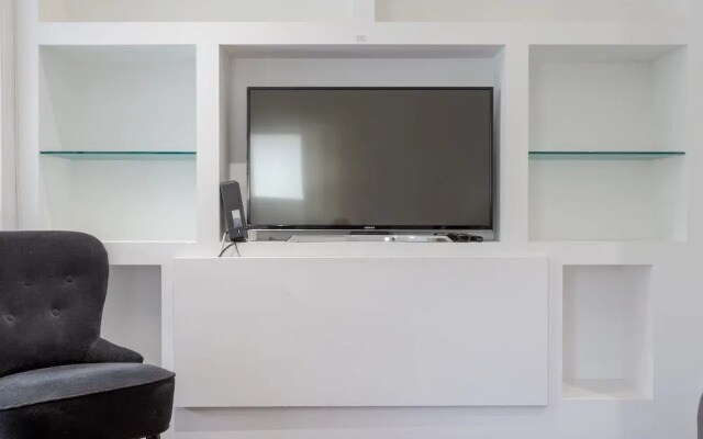 Modern 2 Bedroom in Queens Park With Garden