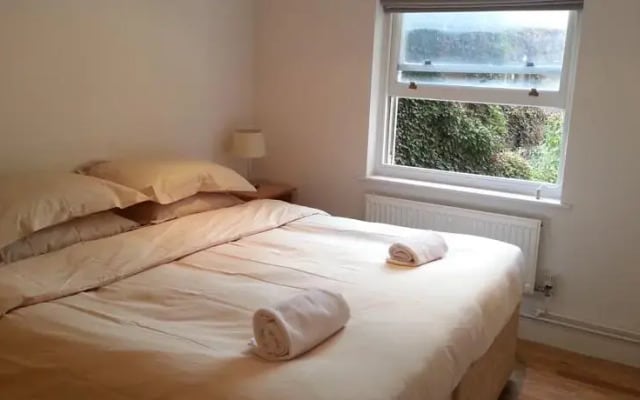 Earls Court Apartment