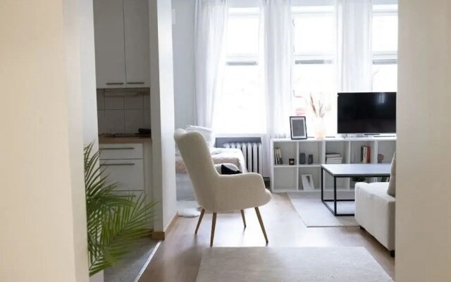 2ndhomes Central 85m2 2BR Apartment