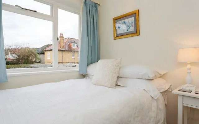 Veeve  Charming 3 Bedroom House Solna Avenue Putney