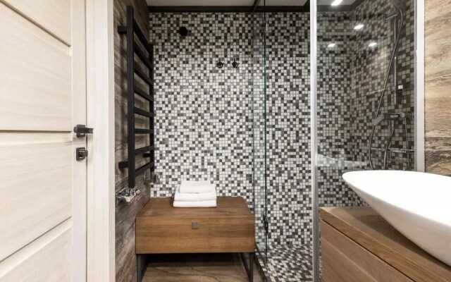 #stayhere - Unique Spacious & Modern 2BDR Upscale Neighbourhood