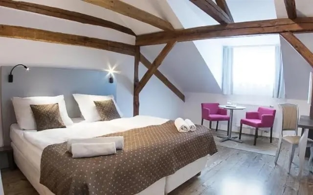 Suites & Apartments U Trí hrusek