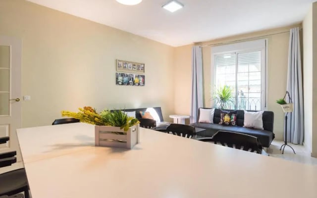 GR2-Large Groups Apt-Walking Distance To Old Town