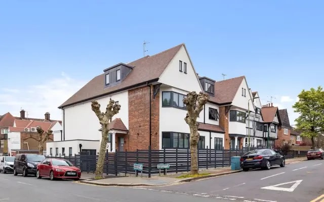 Modern Spacious Suite Sleeps 4 in Central London