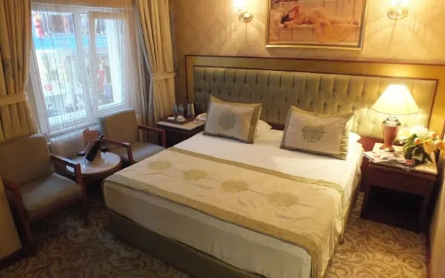 Grand Asiyan Hotel