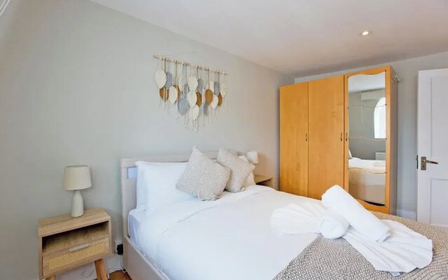 Imperial Hogarth Road Apartment