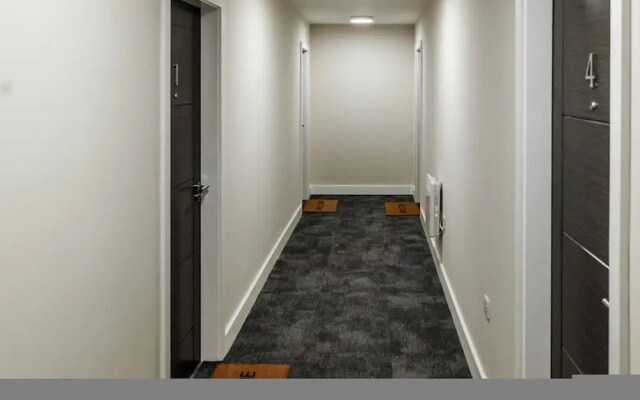Luxury Manchester Apartment - Orange