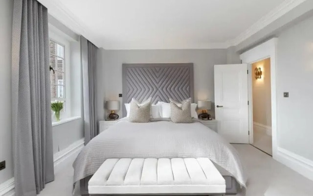 Chelsea Manor Apartment Retreat With 2 Bedrooms