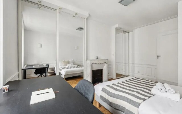 Stylish 3BR Near Tuileries Gardens