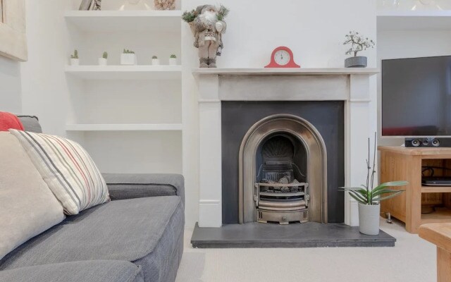 Spacious 2 Bedroom in Battersea