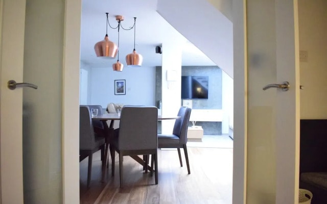1 Bedroom Flat With Skylight In Angel