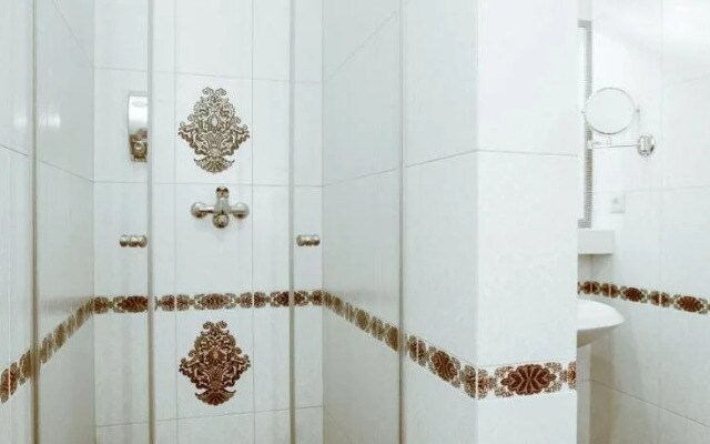 Lira Hotel