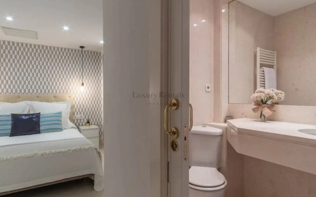 3 Bedrooms Chamberi