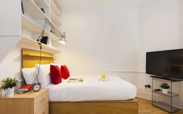 The Collingham Place Residence - AMI