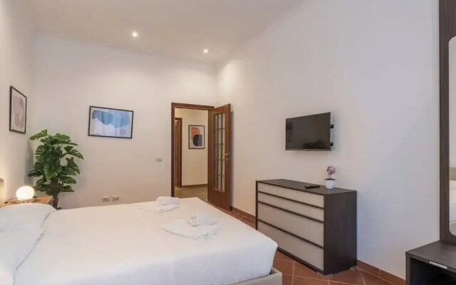 JOIVY Flats Next To Fontana di Trevi