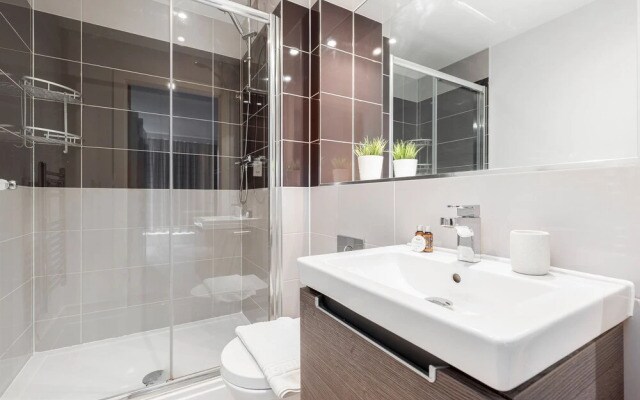 Impressive 2 Bed Penthouse in Wandsworth