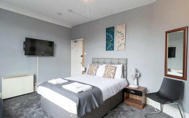 Great Holiday Home in Manchester near Old Trafford