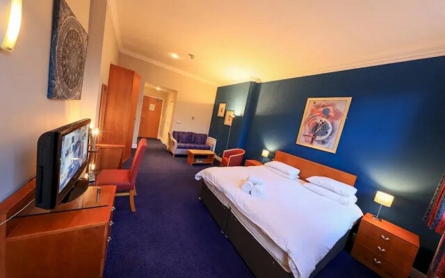 Ideally Located Convenient City Centre Studio Apartment