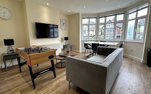 Mayfield Escape - Stylish Two Bed Apartment