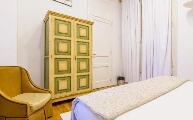 Cami Bed & Gallery