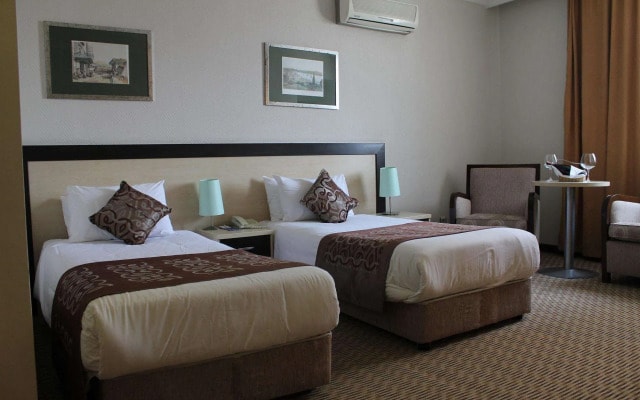 Adela Hotel
