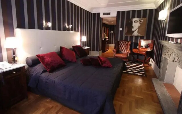 The Inn at the Spanish Steps Elegant Collection - The Jewel