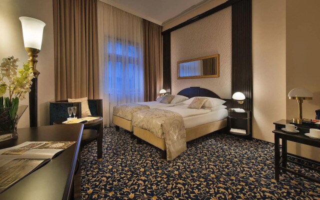 EA Hotel Royal Esprit