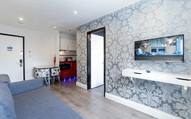 Imperial Court Suites