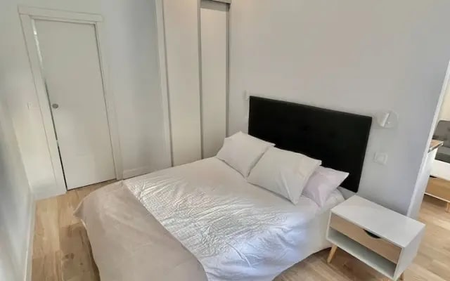 Ifema V in Madrid With 1 Bathrooms