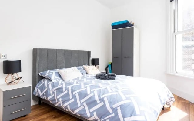 Gorgeous Apartment by the Park SS2