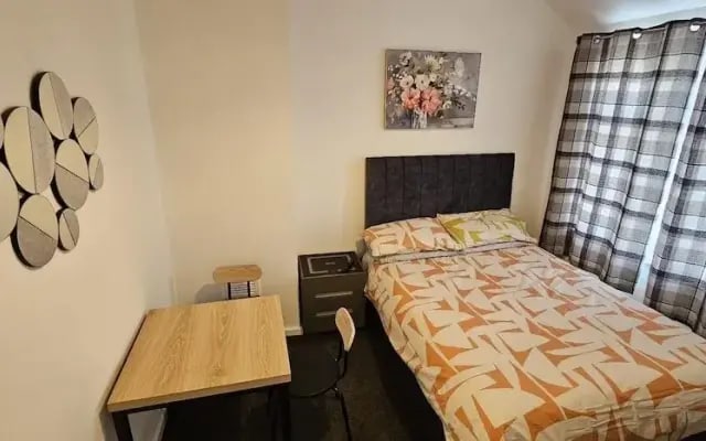 Cozy 3-bed House in Dagenham