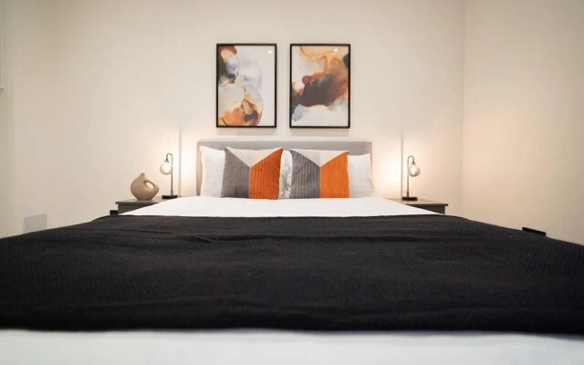 Discover Angel Central Two Bedroom by Belvilla