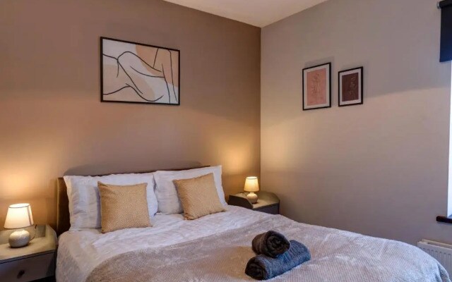 Cosy 2 Bed Home Chesterfield (Adults Only)