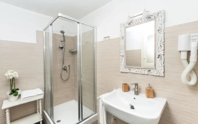 Little Rose Rooms