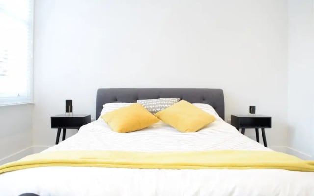3 Bedroom Garden House in Earlsfield