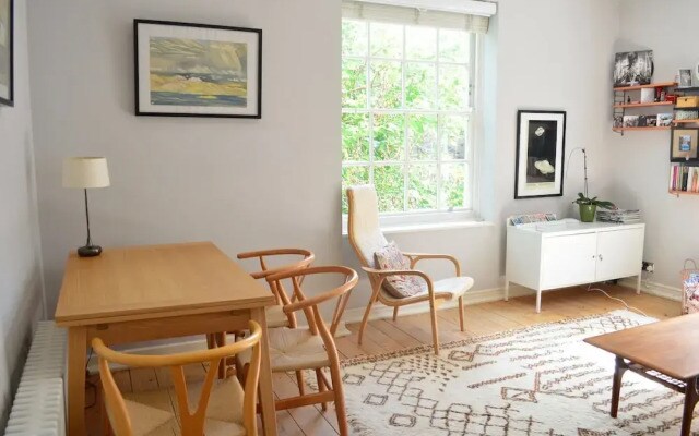 Charming 2 Bedroom Apartment in Bethnal Green