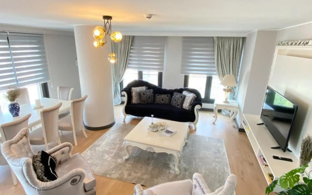 Luxury Duplex with Terrace Apartment by Siena Suites