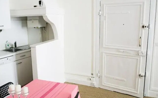 Notre Dame - Seine River Banks Apartment