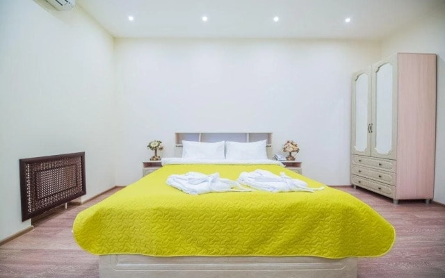 Istoriya Hotel