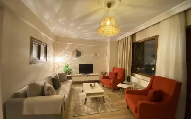 Flat with City View 5-Min to Istiklal in Beyoglu