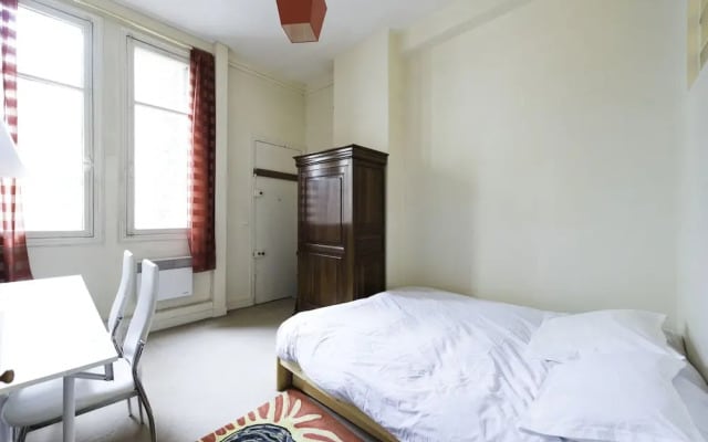 Veeve Champs Élysées Hideaway