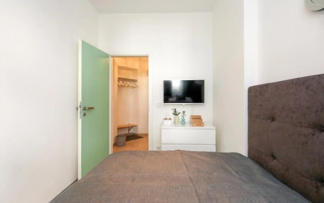4 Personen Altbau Apartment nahe Kurfürstendamm