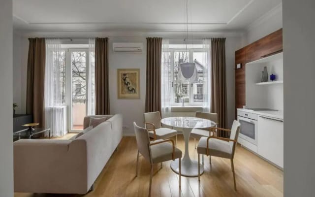 Design Central Studio Apartment with Balcony by Hostlovers