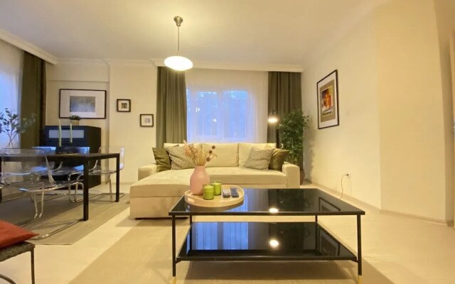 Missafir Modern Flat with Balcony on Bagdat Street