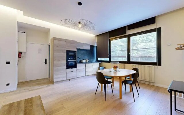 188-Suite Eight