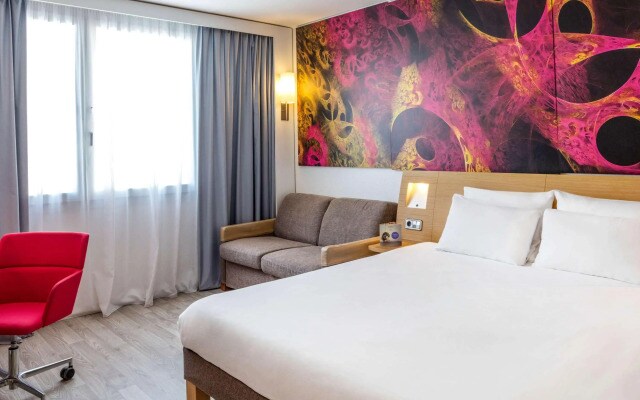 Отель Novotel Barcelona Cornella