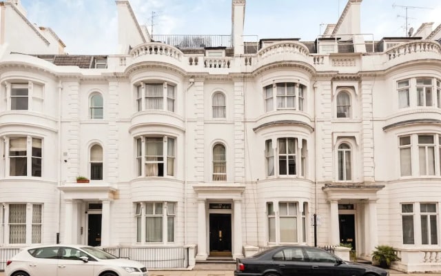 The Gloucester Terrace Abode - EFG