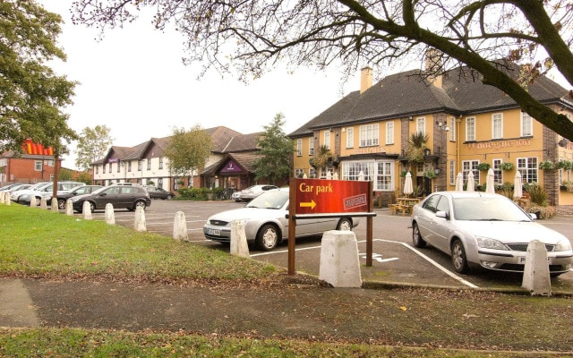 Premier Inn Oldham - Broadway