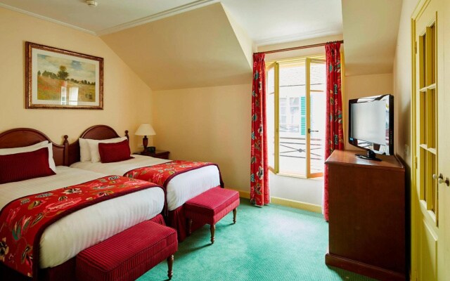 Отель Marriott Village d'Ile-de-France